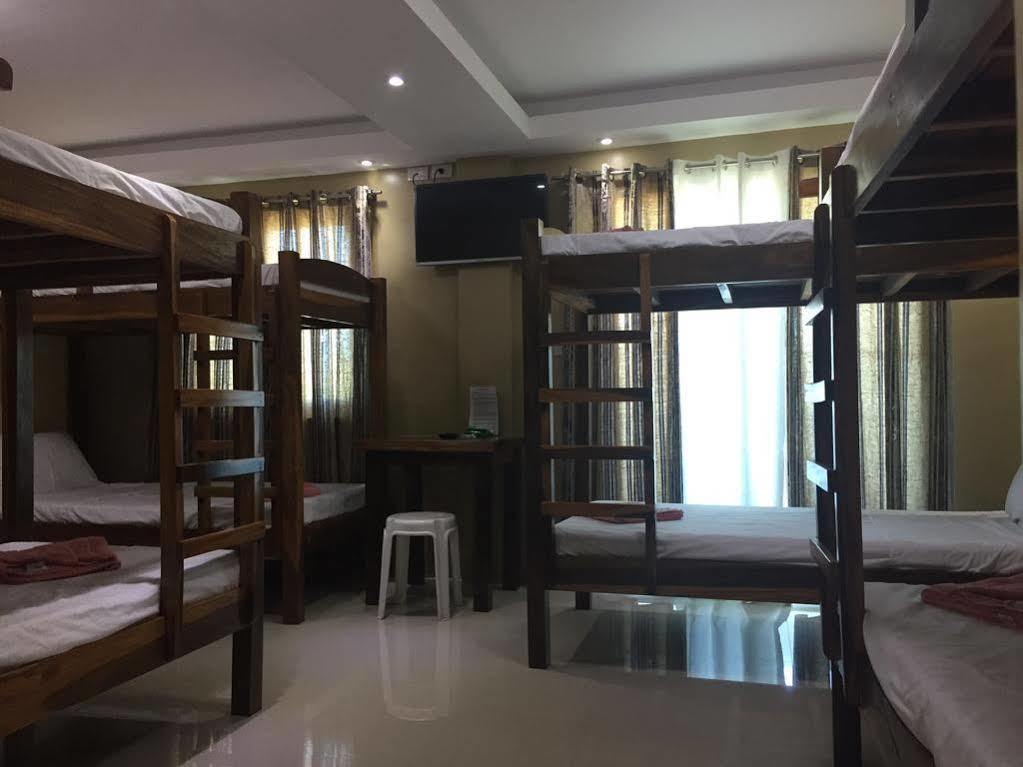 Ea Apartelle - Metro Виган Экстерьер фото